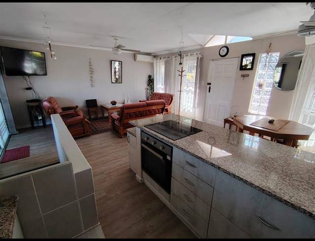 2 BEDROOM TOWNHOUSE FOR SALE IN SUNNINGDALE